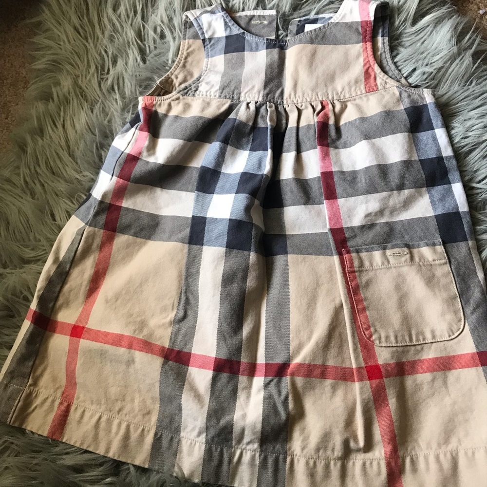 ♦️AUTHENTIC♦️ Classic Burberry Dress (runs small)